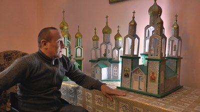Прикарпатець створює унікальні церкви з картону