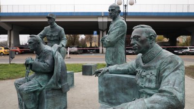 У Польщі до 100-річчя Варшавської битви відкрили пам'ятник з Петлюрою
