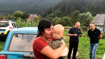 На Буковині знайшли півторарічну дитину, яка зникла опівдні