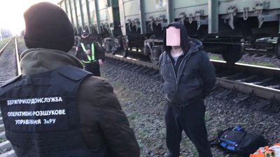 Потягом до Польщі: волинянин намагався перевезти безакцизні цигарки Потягом до Польщі: волинянин намагався перевезти безакцизні цигарки