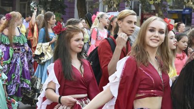 Молоді роми з Миколаєва намагаються зруйнувати стереотипи про їхню спільноту, що склалися в Україні Молоді роми з Миколаєва намагаються зруйнувати стереотипи про їхню спільноту, що склалися в Україні