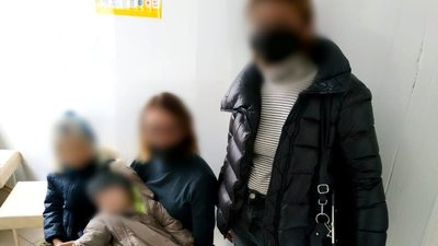 У Херсоні тимчасово вилучили з родини двох малюків, яких покинув вітчим