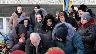 На Буковині зустріли тіло полеглого військового Володимира Безборотька, який був футбольним арбітром На Буковині зустріли тіло полеглого військового Володимира Безборотька, який був футбольним арбітром