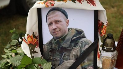 На Чернігівщині попрощалися з Олегом Киселем та Олександром Хлопенюком, які загинули на Донеччині