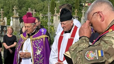 Прощання з бійцем Анатолієм Ковалем Прощання з бійцем Анатолієм Ковалем