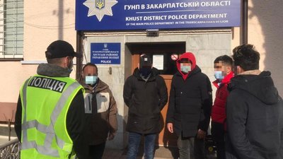 40-річного закарпатця підозрюють у співорганізації каналу нелегальних мігрантів 40-річного закарпатця підозрюють у співорганізації каналу нелегальних мігрантів