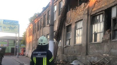 В Одесі обвалилася будівля колишнього заводу В Одесі обвалилася будівля колишнього заводу