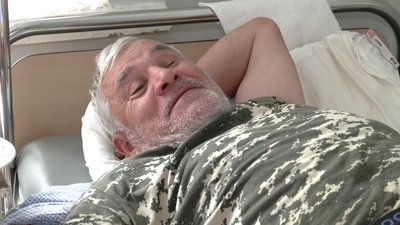 На Рівненщині військовослужбовці отримують їжу від волонтерів На Рівненщині військовослужбовці отримують їжу від волонтерів