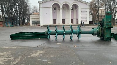 "Зимове містечко" у Вінниці: у Центральному парку облаштують льодову ковзанку "Зимове містечко" у Вінниці: у Центральному парку облаштують льодову ковзанку