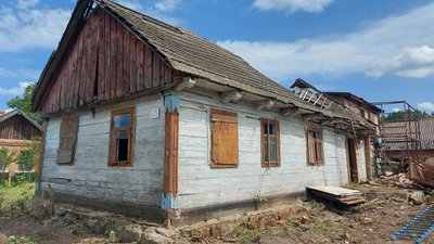 У скансені на Рівненщині зі столітньої хати збудують садибу заможного селянина У скансені на Рівненщині зі столітньої хати збудують садибу заможного селянина