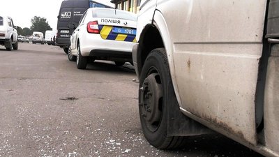 Розпилили газ в обличчя та забрали гроші: на Вінниччині напали на водія-експедитора Розпилили газ в обличчя та забрали гроші: на Вінниччині напали на водія-експедитора