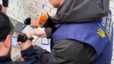 Правоохоронці затримали чиновника ДПС, Київ