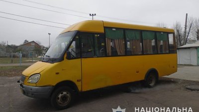 У Краматорську невідомі обстріляли маркерами з фарбою газель на території однієї з виборчих дільниць