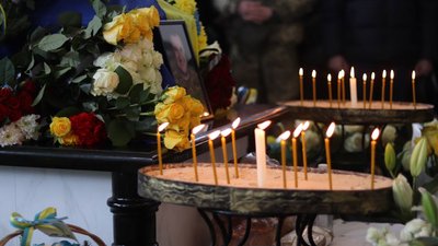 В Івано-Франківську попрощалися із загиблим командиром розвідувальної роти Ігорем Олійником В Івано-Франківську попрощалися із загиблим командиром розвідувальної роти Ігорем Олійником