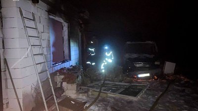 Постраждали діти: на Київщині рятувальники ліквідували пожежу внаслідок вибуху газу