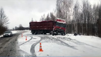 Сніг та замети: ситуація на дорогах Житомирщини Сніг та замети: ситуація на дорогах Житомирщини