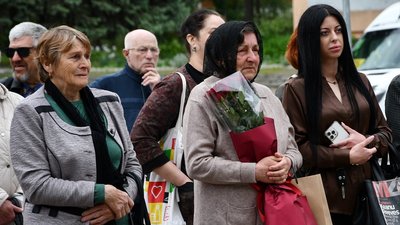 Матір Володимира Ільшина, церемонія вручення ордена "Хрест Героя", Франківщина