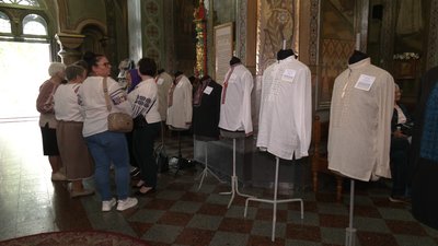 Вишиванки загиблих військових показали у Свято-Воскресенському соборі в Рівному Вишиванки загиблих військових показали у Свято-Воскресенському соборі в Рівному