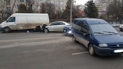 У Тернополі сталася потрійна ДТП