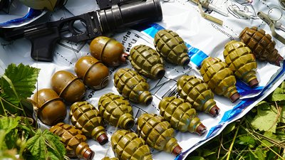 Зброя, гранати