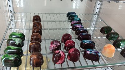 "Це як релакс": волинянка два роки виготовляє крафтовий шоколад та цукерки без цукру — Катерина Бондар