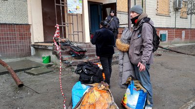 Врятували – ванна, ковдра та добрі люди. Три історії тих, хто дивом вижив під час ракетного удару по Дніпру