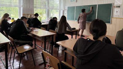 Великі каструлі борщу і пральна машинка, що не відпочиває: як живе багатодітне село Бірки на Волині Великі каструлі борщу і пральна машинка, що не відпочиває: як живе багатодітне село Бірки на Волині