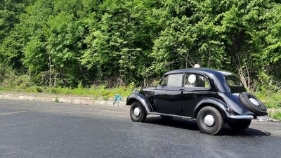 До Долини на фестиваль з’їхалися ретро-автівки До Долини на фестиваль з’їхалися ретро-автівки
