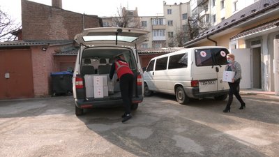 Роздача від Червоного хреста Роздача від Червоного хреста