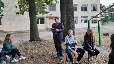 Вчитель історії та рок-музикант: як Анатолій Савчук з Вінниччини поєднує професію та хобі