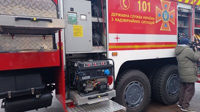 Сумські рятувальники влаштували екскурсію для дітей Сумські рятувальники влаштували екскурсію для дітей