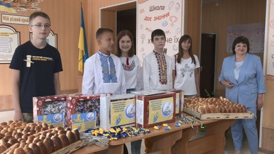 Від пиріжків до ляльок-мотанок: черкащани збирають допомогу на передову