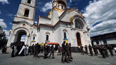 У Мукачеві попрощалися з полеглим на війні захисником Василем Русином У Мукачеві попрощалися з полеглим на війні захисником Василем Русином