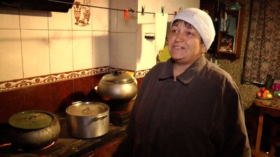 Волонтери привезли буржуйки жителям деокупованого Ямполя на Донеччині