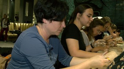 Мистецький "Арт-батальйон": у Луцьку дітей та дорослих навчали гончарства