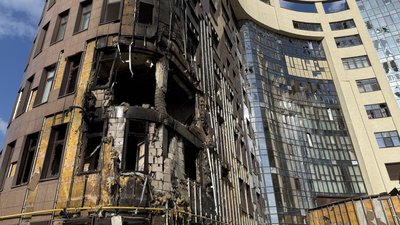 Наслідки влучання російського дрона у Київському районі Харкова