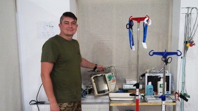 Ні стрес, ні страх не мають впливати: як лікар зі Львова рятує бійців на війні Ні стрес, ні страх не мають впливати: як лікар зі Львова рятує бійців на війні