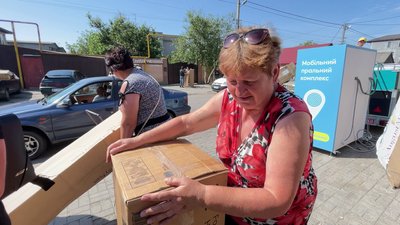 "Я хотів купити хатину для сина. А що зараз купувати? Купу будівельного сміття". Як живуть херсонці після підтоплення "Я хотів купити хатину для сина. А що зараз купувати? Купу будівельного сміття". Як живуть херсонці після підтоплення