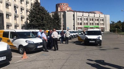 Пересувні відділення: "Укрпошта" закупила автомобілі для маленьких сіл Одеської області Пересувні відділення: "Укрпошта" закупила автомобілі для маленьких сіл Одеської області
