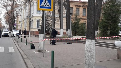 У центрі Харкова поліція перекривала вулицю через залишену сумку