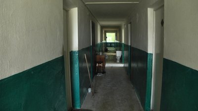 Тимчасове житло: в Андрушівці для переселенців готують кімнати в соціальному гуртожитку Тимчасове житло: в Андрушівці для переселенців готують кімнати в соціальному гуртожитку
