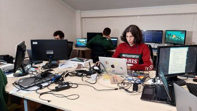 На Львівщині сиріт та переселенців безкоштовно вчать IT-професіям