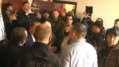 Під будівлею ПАТ "Запоріжгаз" люди влаштували акцію протесту Під будівлею ПАТ "Запоріжгаз" люди влаштували акцію протесту