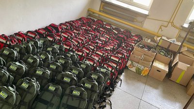 Аптечки, ноші для поранених: на Житомирщину привезли гуманітарну допомогу від польських волонтерів Аптечки, ноші для поранених: на Житомирщину привезли гуманітарну допомогу від польських волонтерів