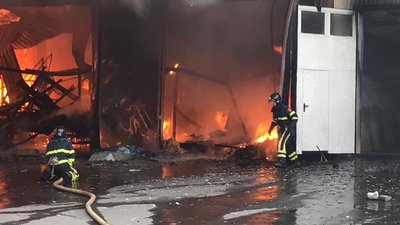 У Вінниці горіли склади побутової техніки У Вінниці горіли склади побутової техніки