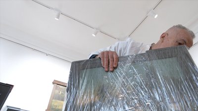 Обгортають та складають до дерев’яних контейнерів: у Черкасах картини рятують від війни Обгортають та складають до дерев’яних контейнерів: у Черкасах картини рятують від війни