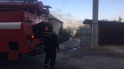 Через пожежу в Основ'янському районі Харкова обмежили рух, прибувають рятувальники Через пожежу в Основ'янському районі Харкова обмежили рух, прибувають рятувальники