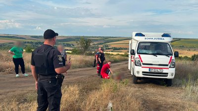Поліція розслідує загибель дитини у кар’єрі після засипання піском