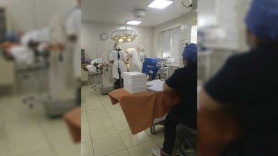 Операційна, ще зі світлом Операційна, ще зі світлом