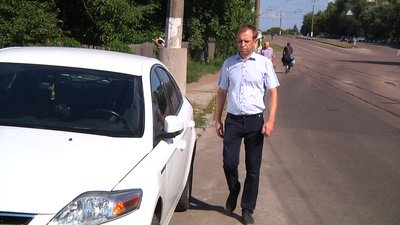 У Житомирі водії масово ріжуть шини автомобілів об трамвайну колію У Житомирі водії масово ріжуть шини автомобілів об трамвайну колію